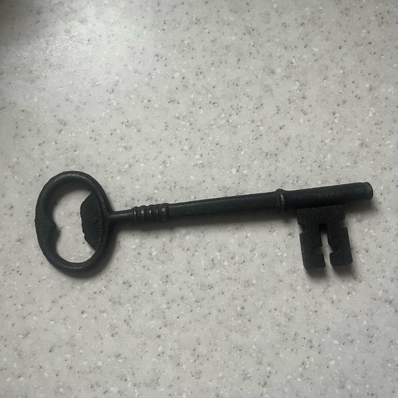 Wrought iron decorative key - Picture 2 of 2